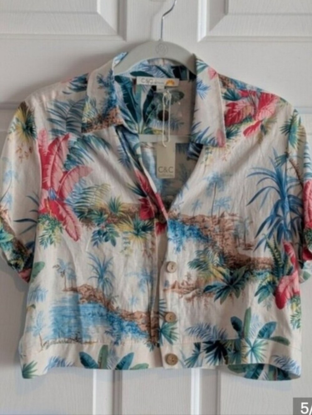 C&C California Tropical Print Cropped Button Shirt - Multicolor